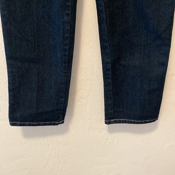 Gloria Vanderbilt dark wash blue denim, size 8P - Picture 3 of 11